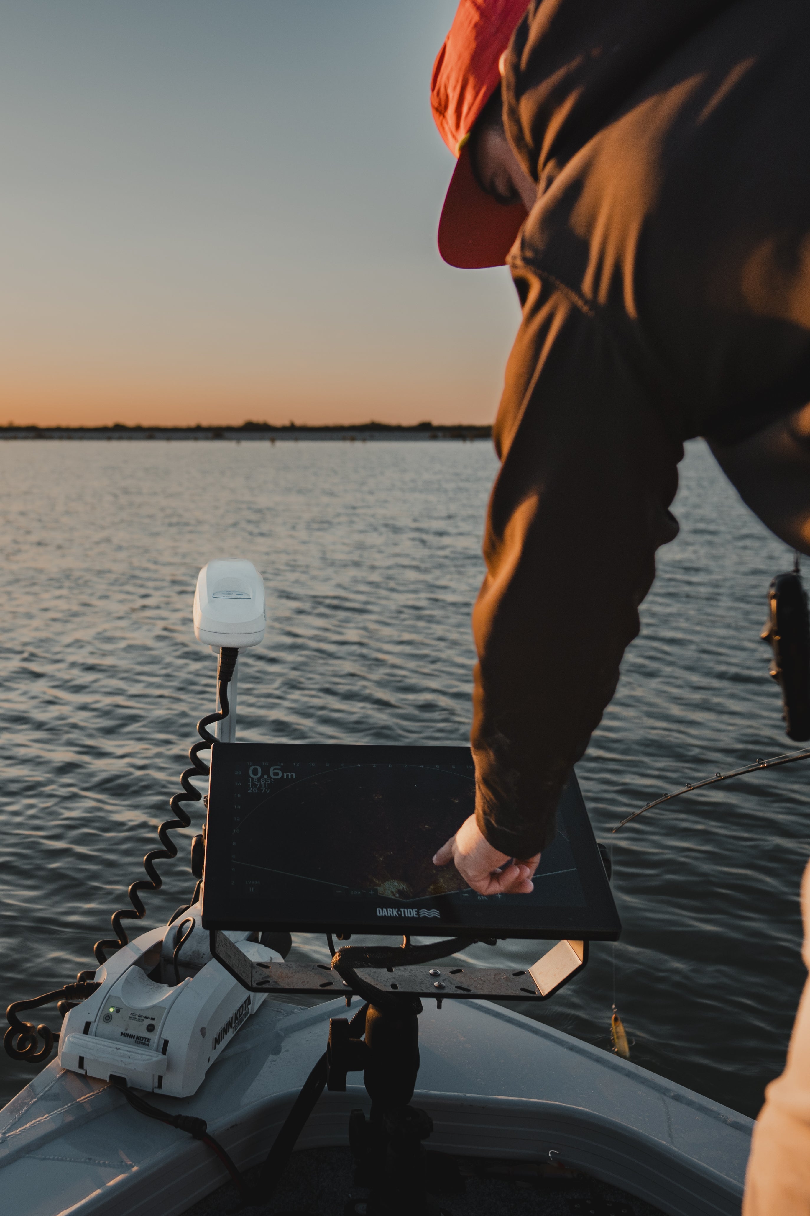 Dark Tide Marine Mirror Screen to Garmin GPS Map 84 series